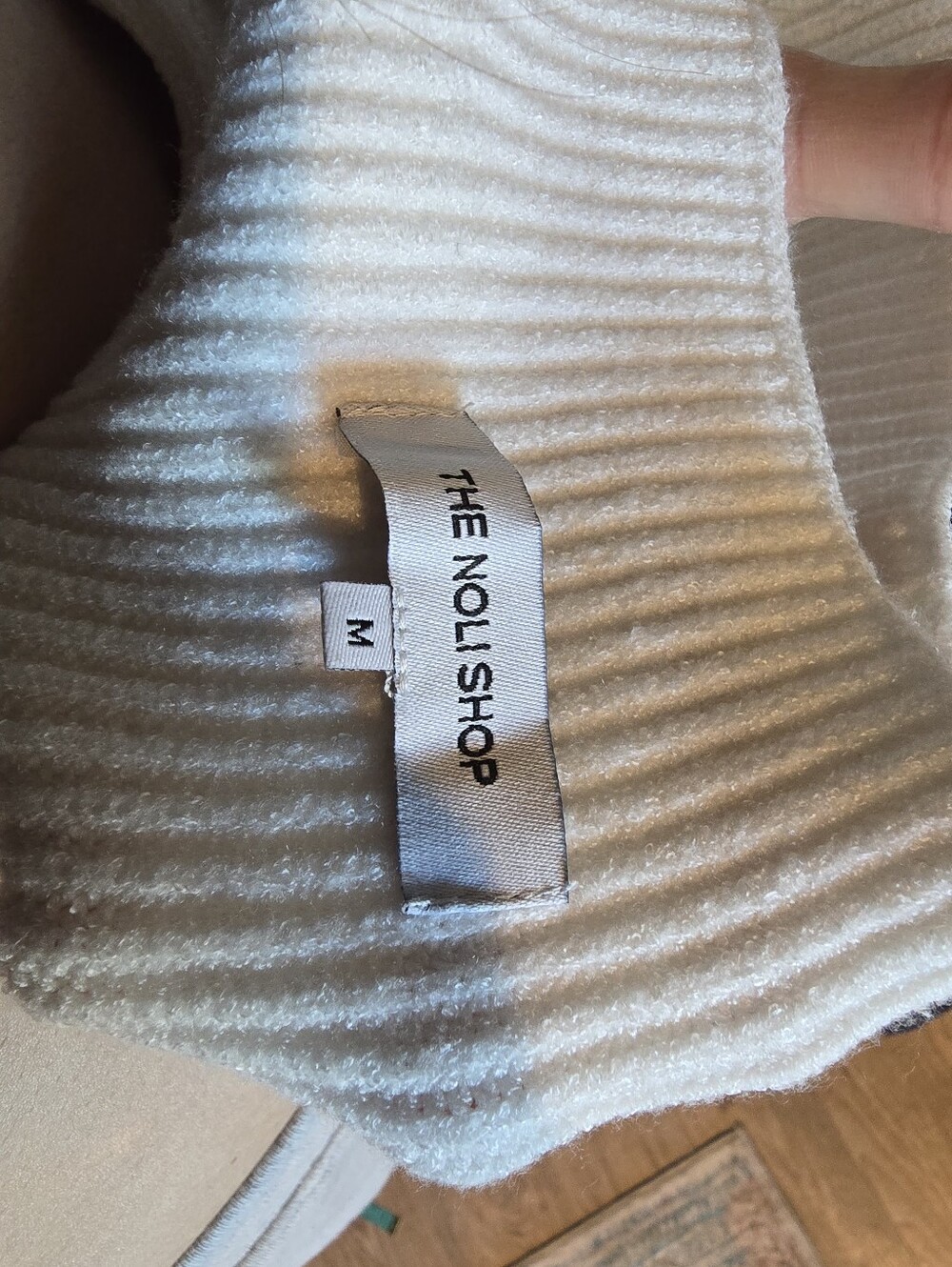 The Noli Shop Bella Feather Trim Sweater Pearl White Size Medium - Picture 10 of 10